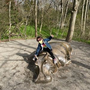 Meet your Posher, Shirlz